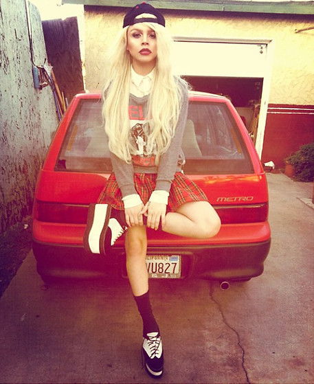 Счастливая.