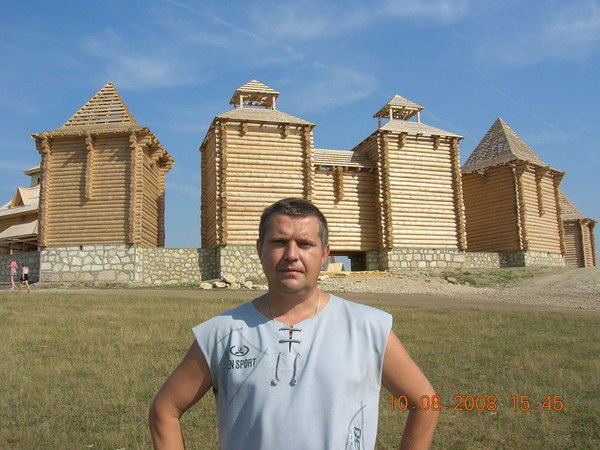 Олег Леконцев