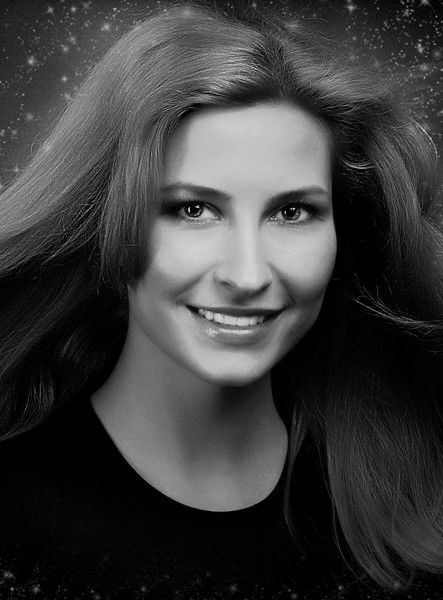 Елена Лисова