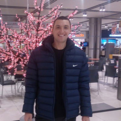 Денис Куринов