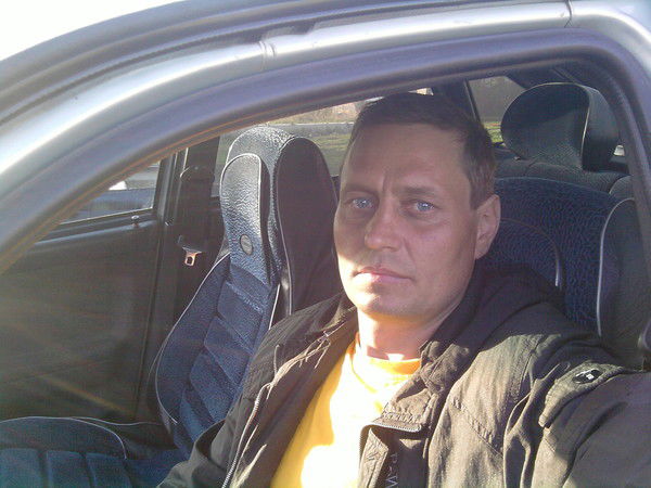 Анатолий Иванов