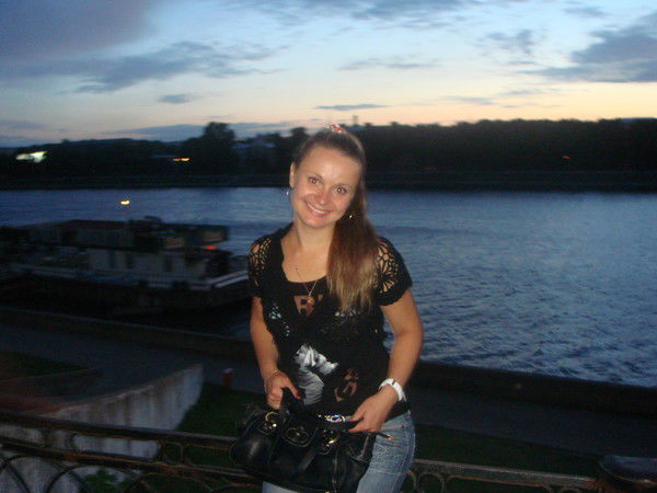 Анна Литвинова