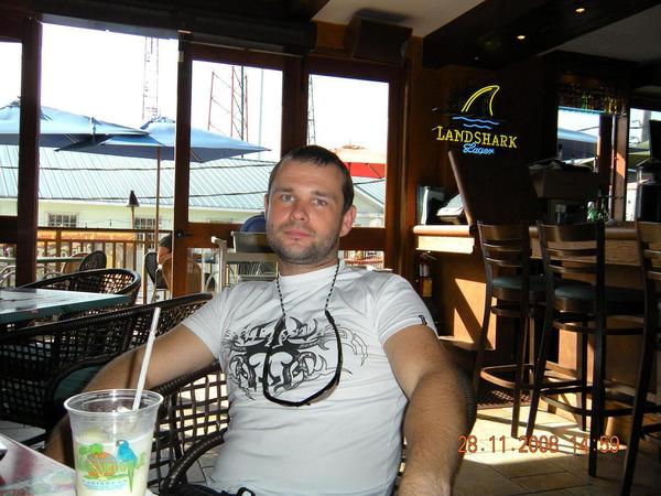 Валентин Макаров