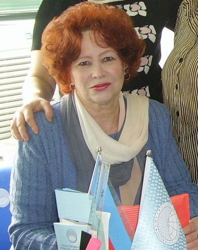 Лариса Долнакова