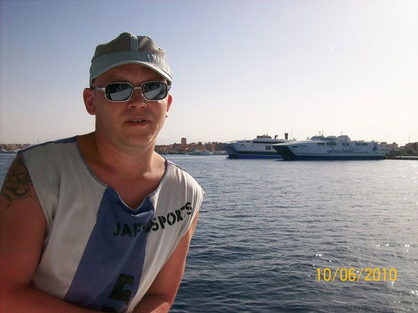 Артем Бурков