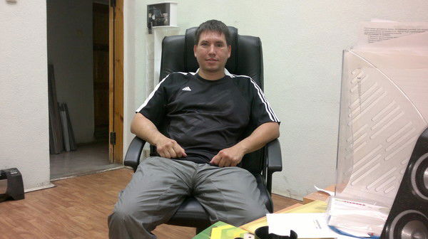 Павел Артамонов