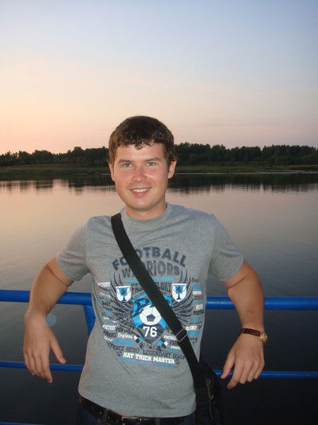 Олег Пономарев