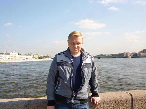 Александр Артемьев