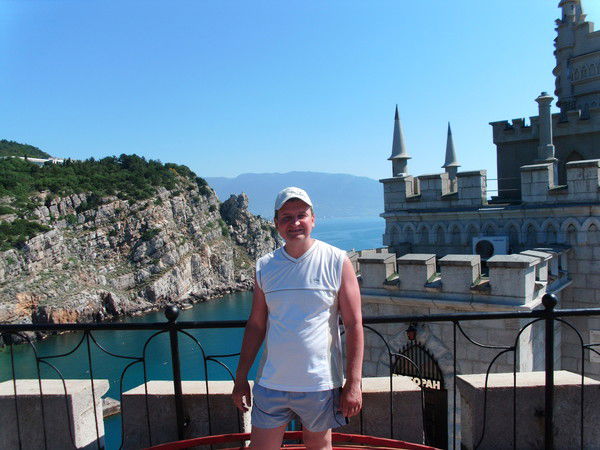 Роман Здоровий