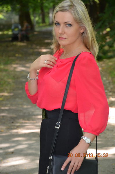 Лена Семенова