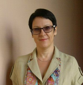 Елена Костюченко
