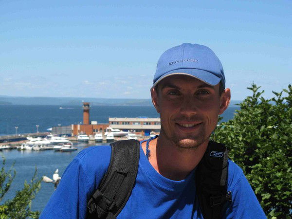 Роман Попов