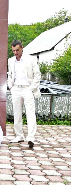 Эльхан Халмагов