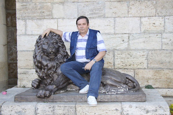 Виктор Иванов