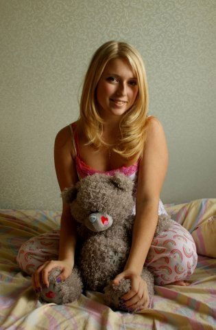 Олечка Хорошая