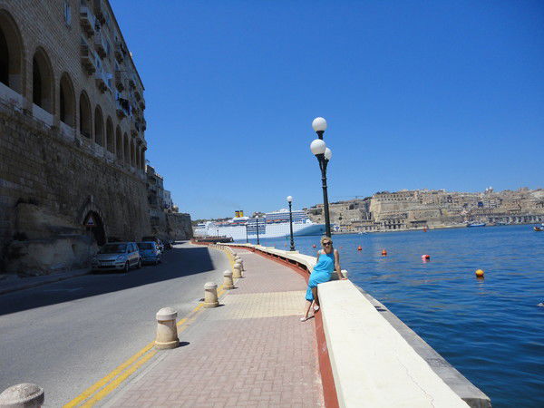 Юличка Вакал