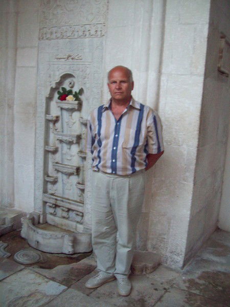 Александр Мухтаров