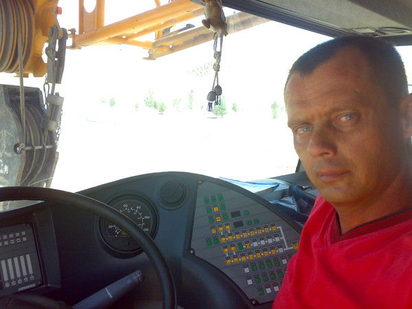 Олег Сахаров