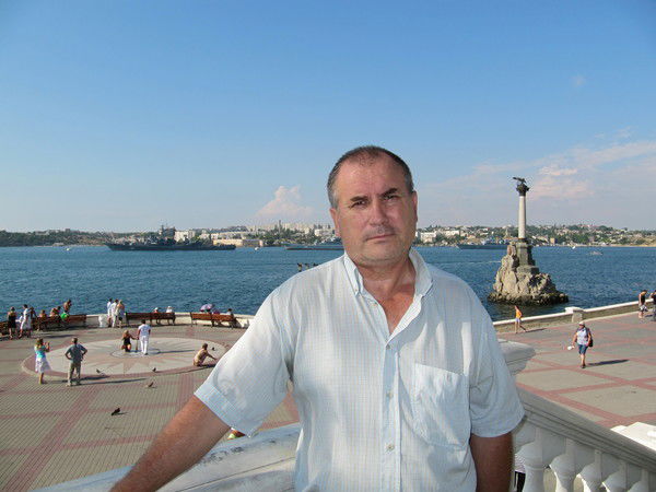 Александр Шутов