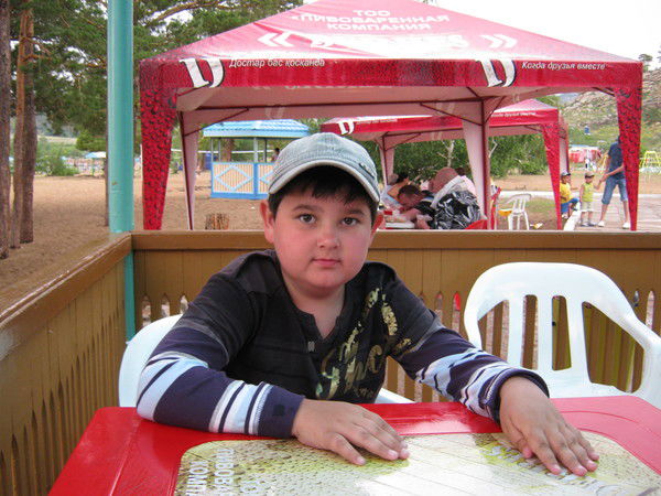 Виктор Момот