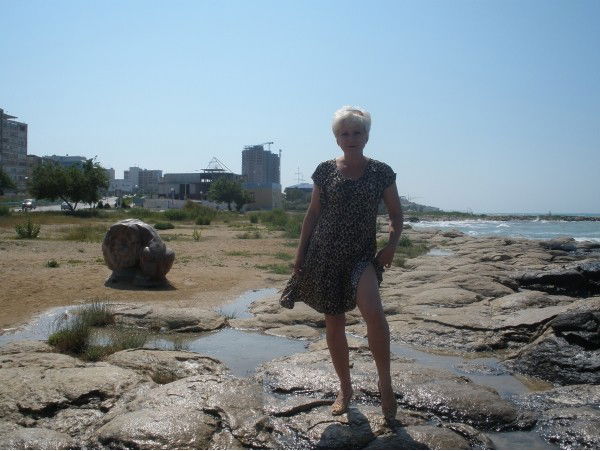 Нонна Казура