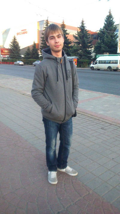 Павел Сухов