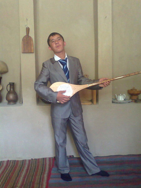 Холик Баратов