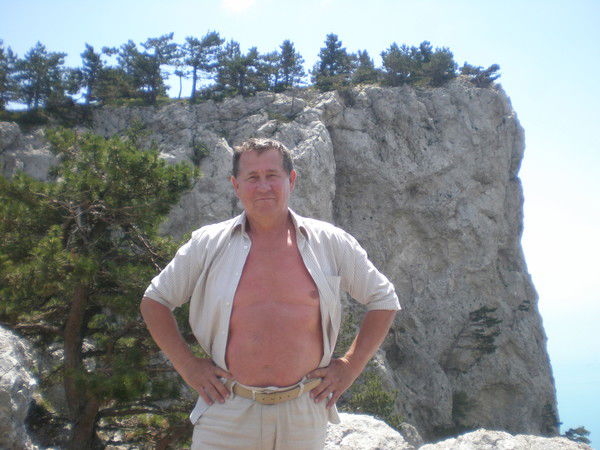 Анатолий Лазутский