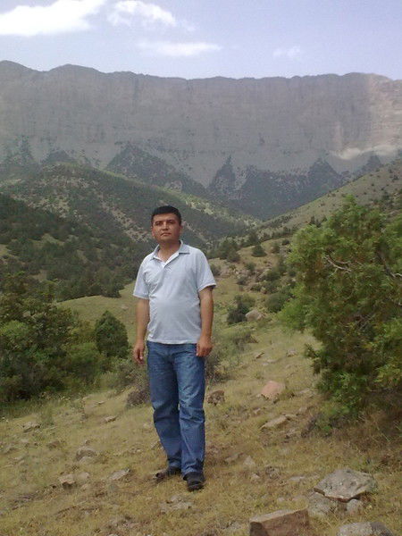 Отабек Холлиев