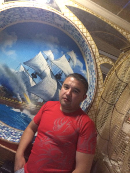 Руслан Сапаров