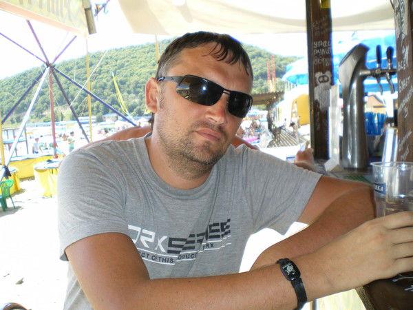 Евгений Стариков