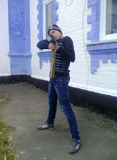 Рома Тверетньов