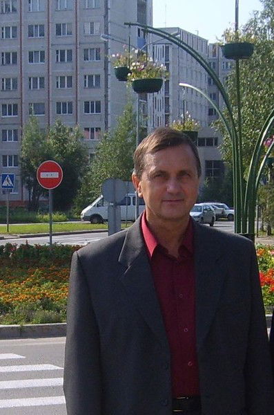 Геннадий Волик