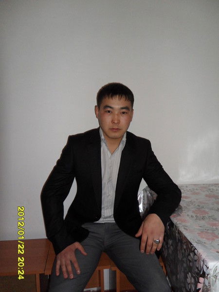 Медет Есенов