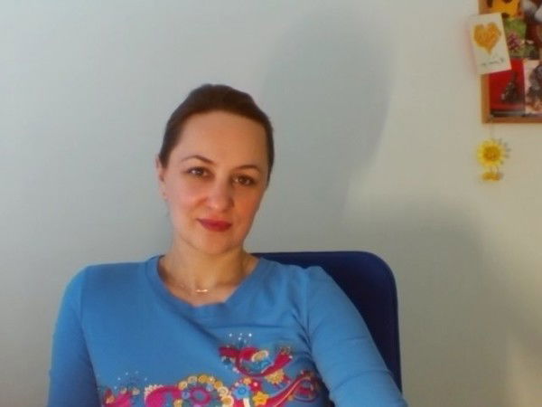 Юля Леонова