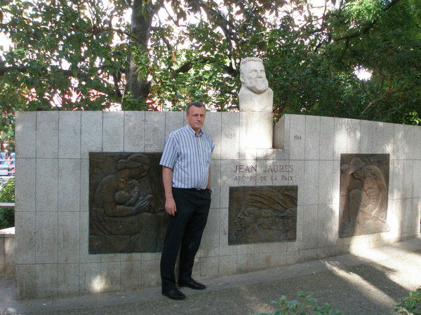 Виктор Михайлов