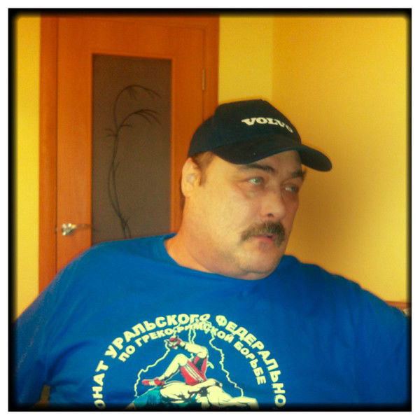 Виктор Левин