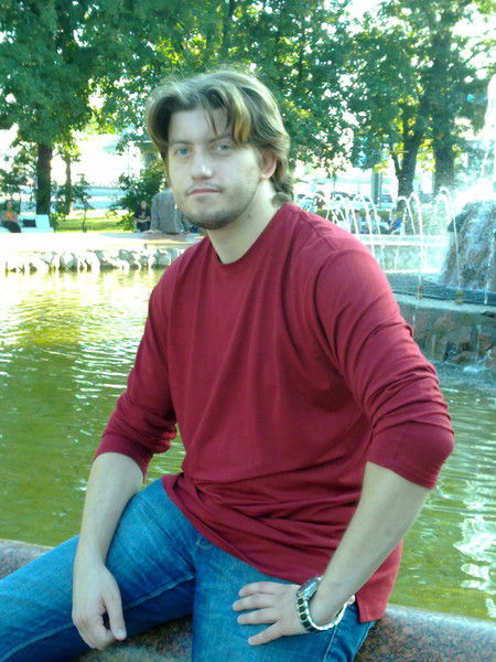 Олег Шарапов