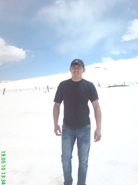 Данияр Азылов