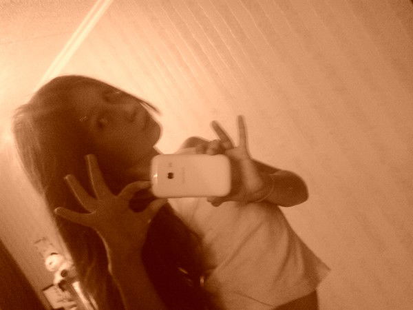 *)Юляшканяшка)* .