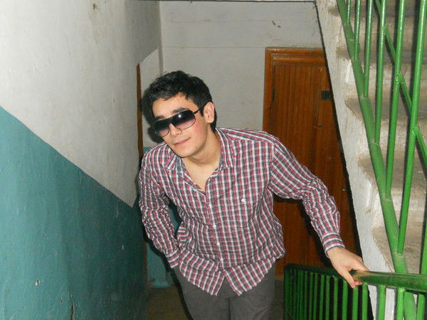 Алишер Шарапов