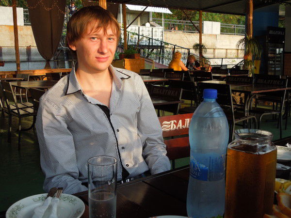 Антон Устенков