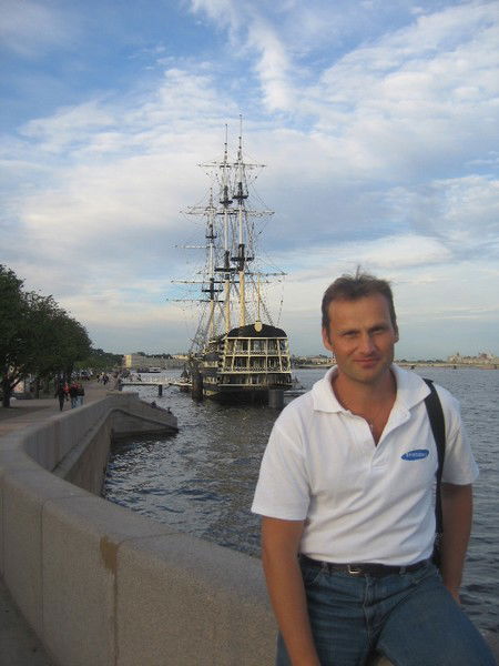 Михаил Артамонов