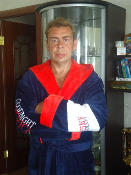 Виктор Николаев