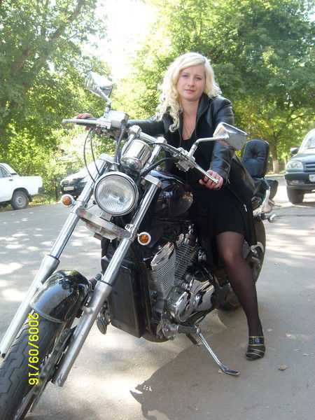 Лена Дворянинова