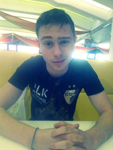 Паша Ефремов