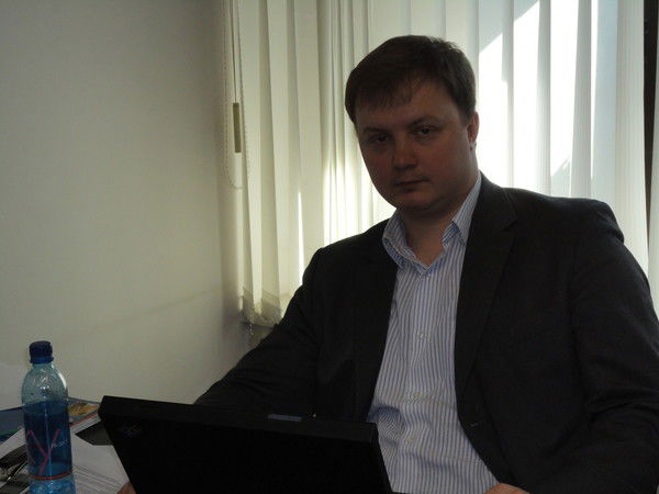 Роман Попета