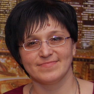 Елена Костюк