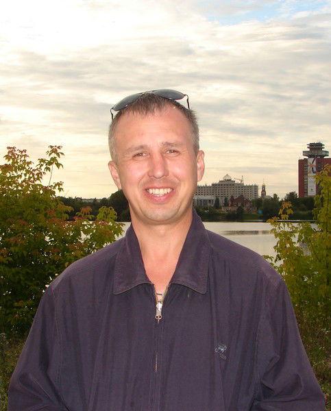 Александр Захаров