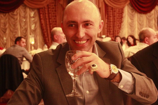 Алишан Ахмедов